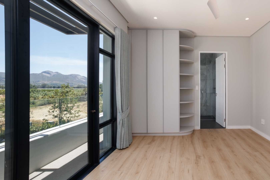 To Let 5 Bedroom Property for Rent in Val De Vie Estate Western Cape
